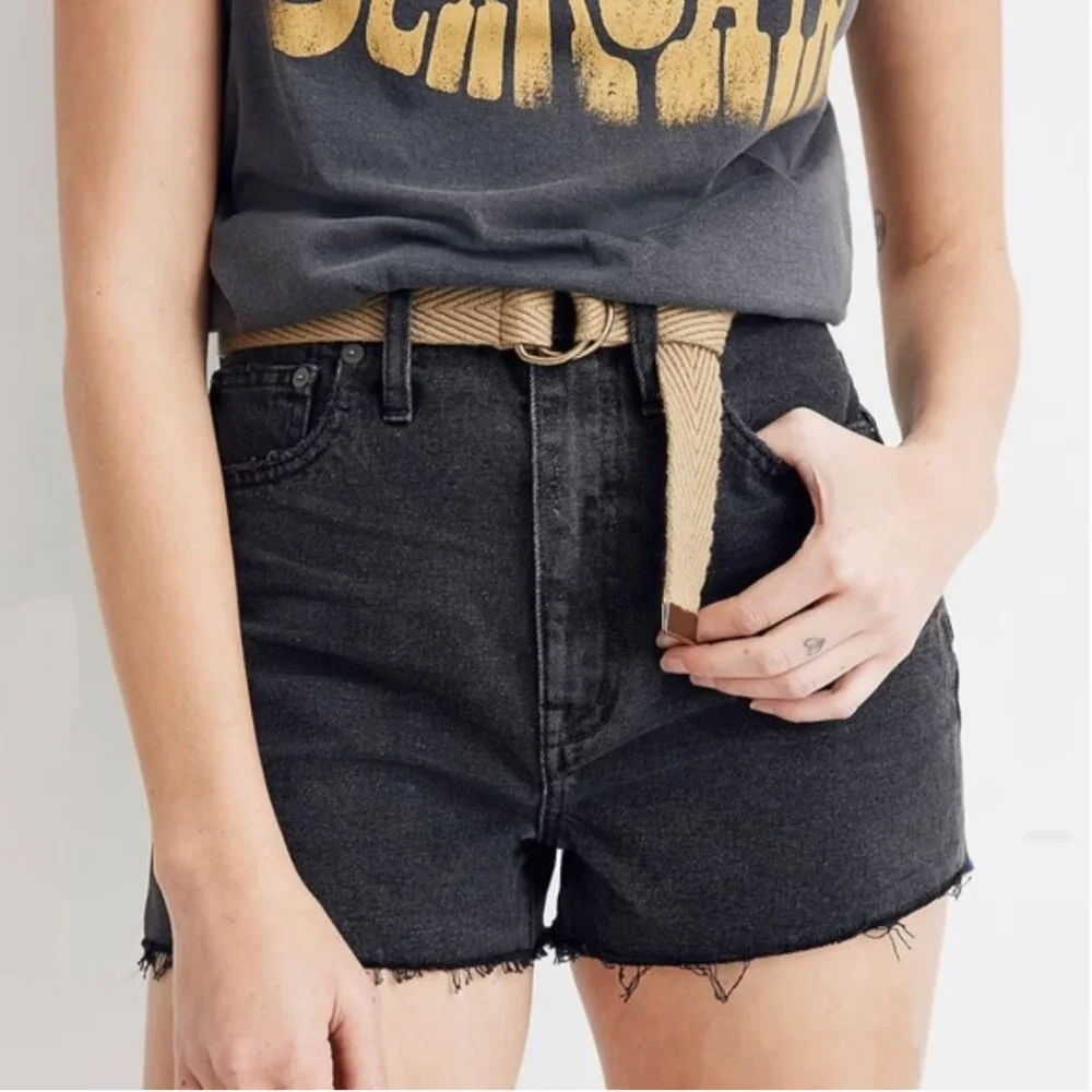 MADEWELL The Mom Jean Short in Distressed Black | Size 27 - Picture 5 of 7